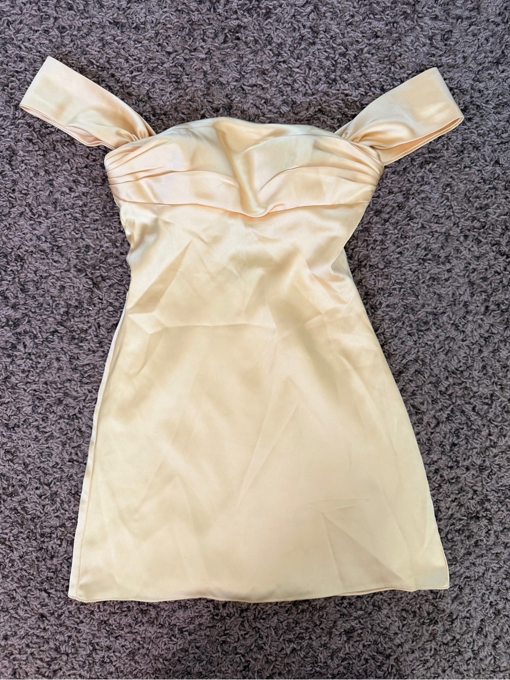 Mel - Yellow Off The Shoulder A Line Satin Short Homecoming Dress Size 00 XXS